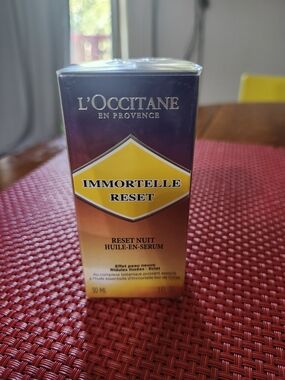 L'Occitane Immortelle Reset Night Serum - Yellow & Purple Box 1oz